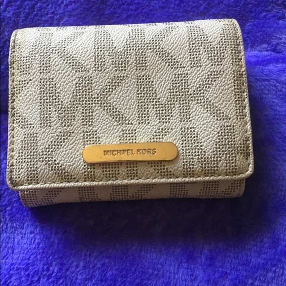 Meet your Posher, Wendy - Picture 1 of 1